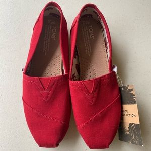 NWT Red Classic Canvas Toms